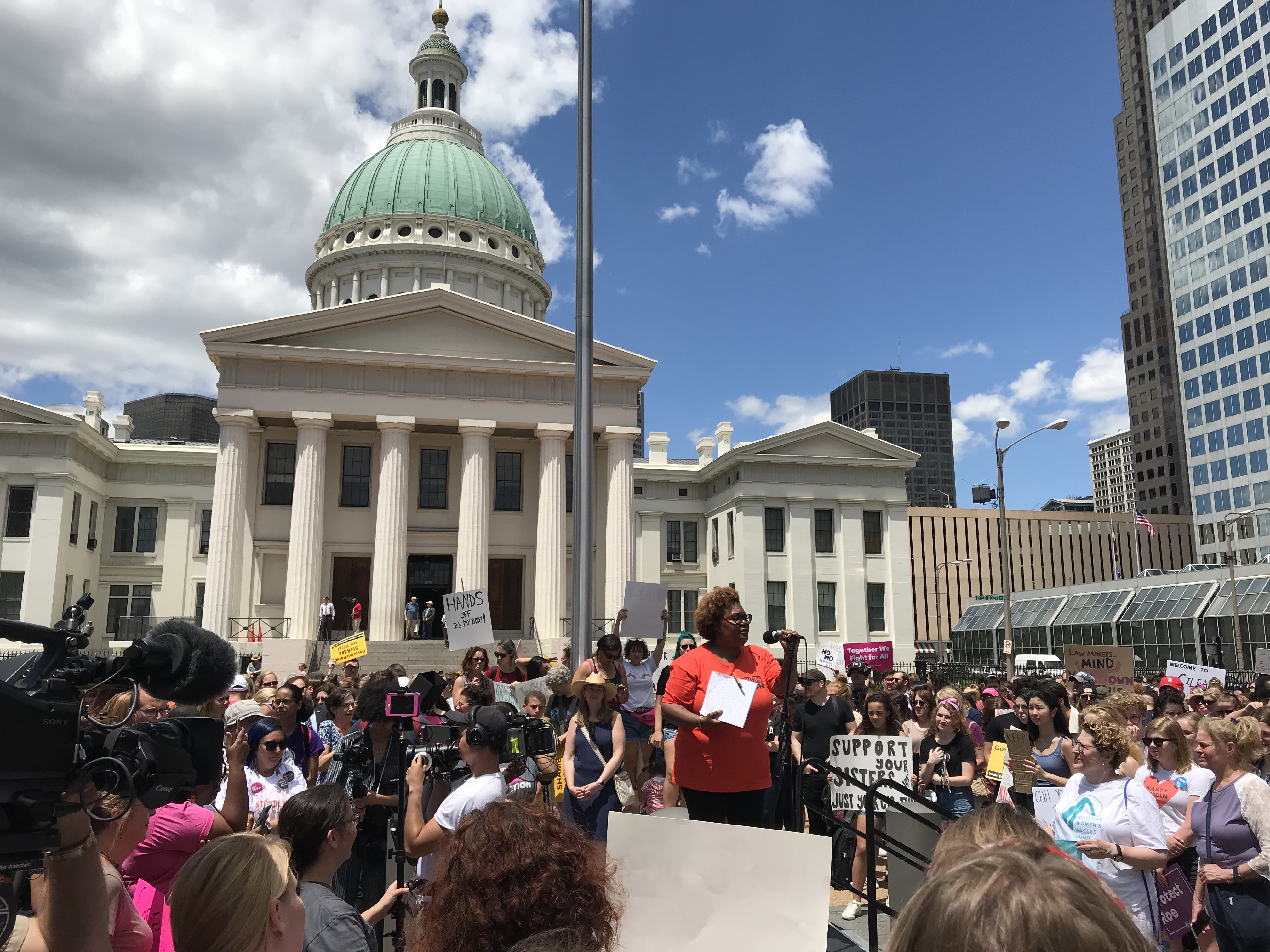 Diario Digital St. Louis • Protesta en Contra de la Prohibición del Aborto en St. Louis, Missouri (Foto: J.Klein)