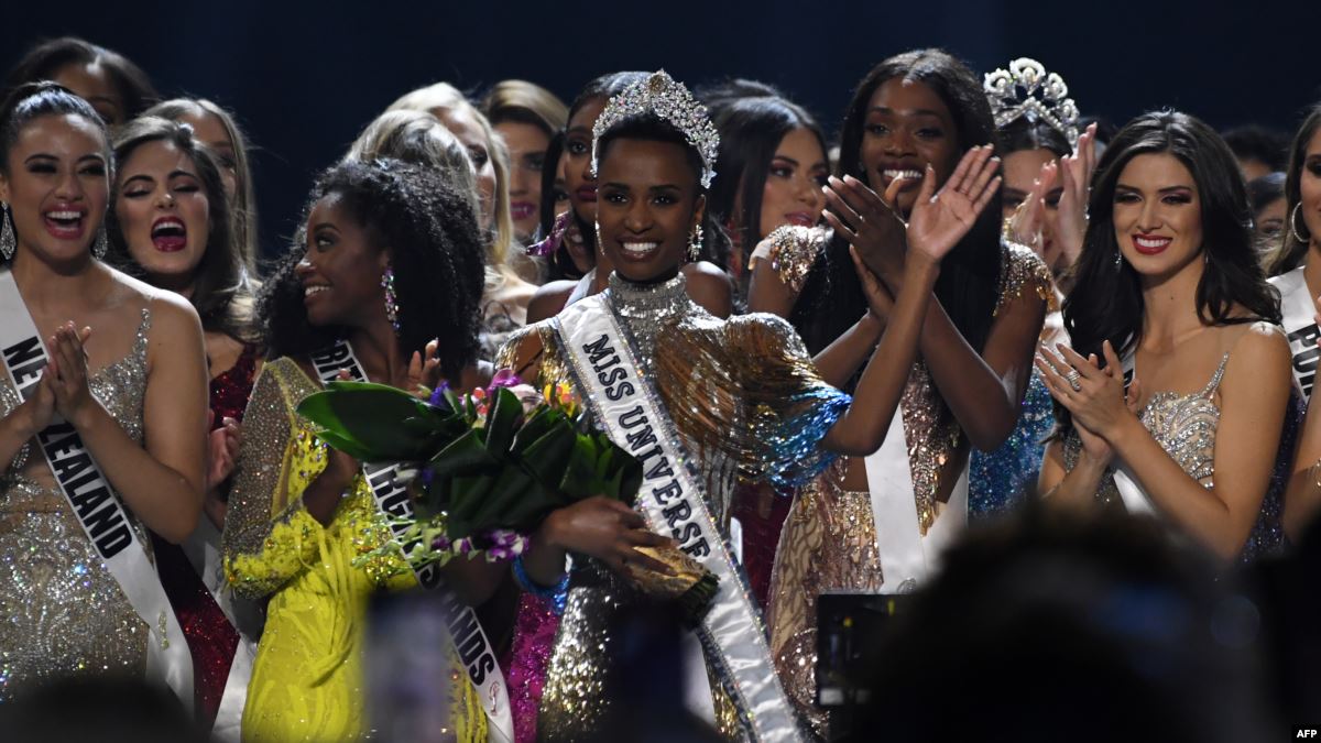 La sudafricana Zozibini Tunzi es coronada Miss Universo 2019