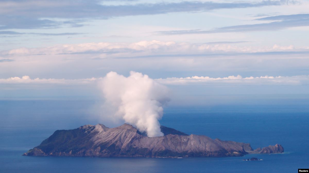 Muertos en volcán en Nueva Zelanda podrían llegar a 16